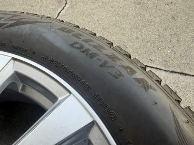 weds
GRADUAL
DS25W + BRIDGESOTNE
BLIZZAK
DM-V3
225 / 60R18
100Q

Crown Crossover exclusive size
