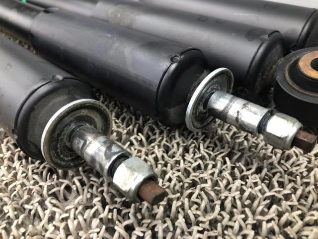 SUZUKI
Genuine shock