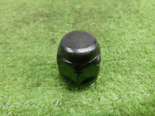Unknown Manufacturer
Black nut