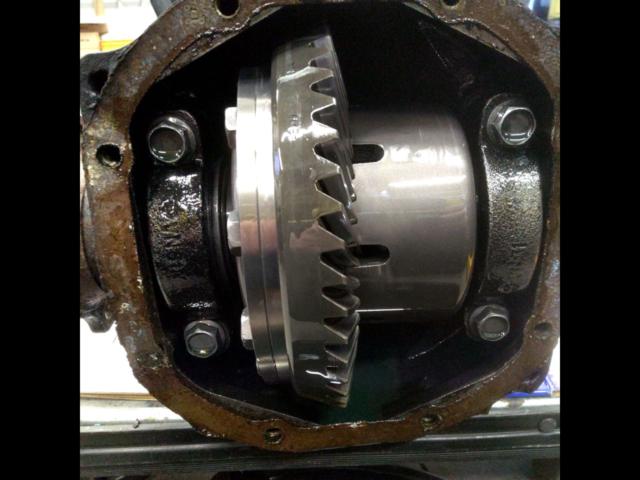 Nissan genuine differential case + unknown manufacturer LSD (differential unit) used in Silvia S13