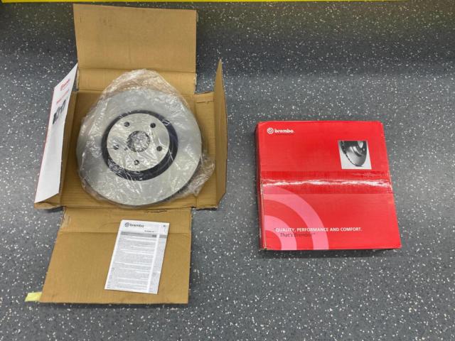 Brembo
Brembo
Brake rotor
(09.7812.21)
