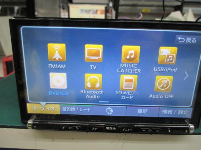 Clarion
NX615
Full seg / DVD / CD / Bluetooth