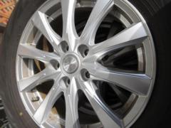 weds
JOKER
+ YOKOHAMA
iceGUARD
iG70
*This product is a set of four studless tires and wheels.