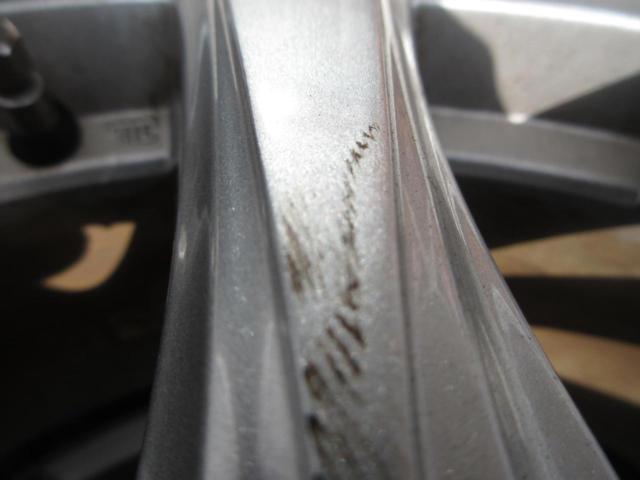 weds
JOKER
+ YOKOHAMA
iceGUARD
iG70
*This product is a set of four studless tires and wheels.