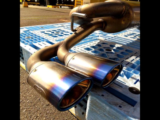 GANADOR
Vertex
4WD / SUV
PBS equipped
Titanium tail left and right 4 stainless steel muffler