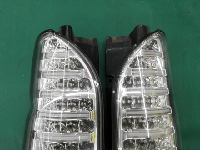 Valenti
JEWEL
LED tail lens
Hiace 200 series