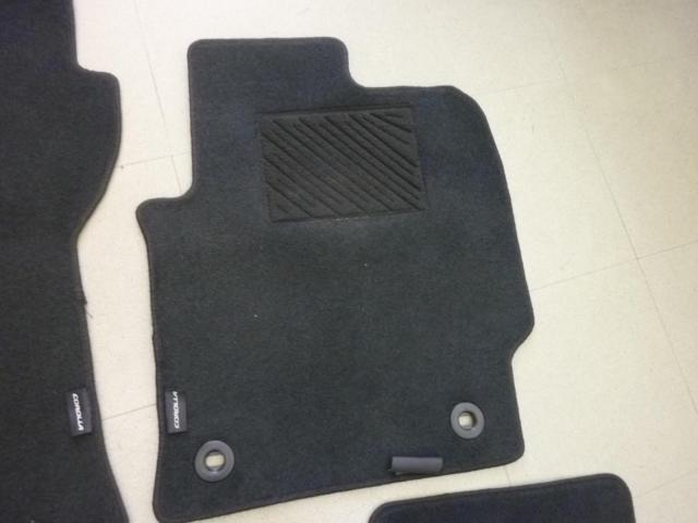 Toyota genuine 210 series
Corolla touring
Genuine floor mat