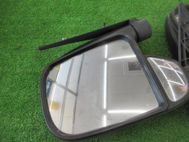 Mitsubishi
Minicab Van
U61V
Genuine
Left and right door mirror