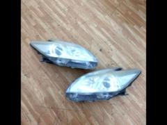 加工ベースに!! 【トヨタ純正】 ZVW30系/プリウス前期純正ハロゲンヘッドライト