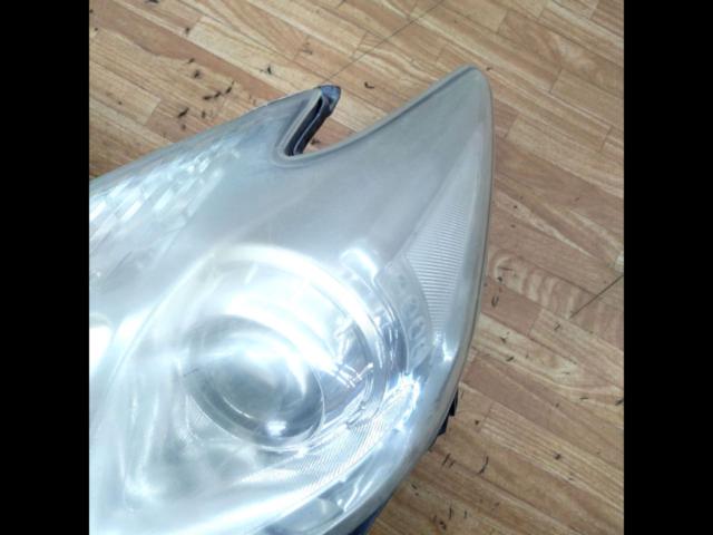加工ベースに!! 【トヨタ純正】 ZVW30系/プリウス前期純正ハロゲンヘッドライト