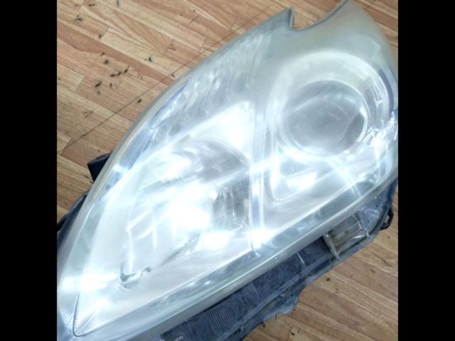 加工ベースに!! 【トヨタ純正】 ZVW30系/プリウス前期純正ハロゲンヘッドライト