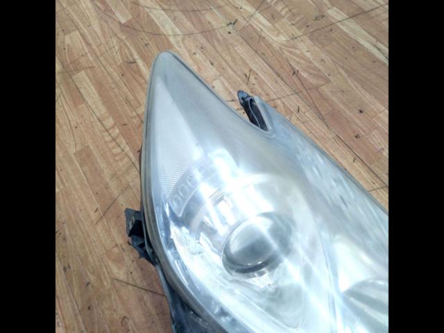 加工ベースに!! 【トヨタ純正】 ZVW30系/プリウス前期純正ハロゲンヘッドライト