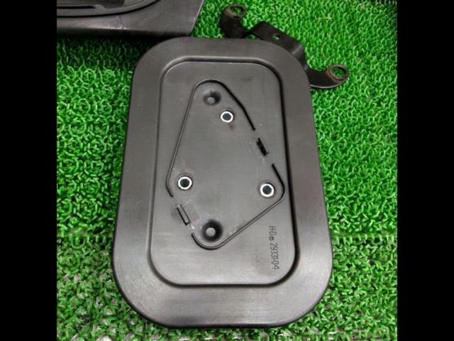 !! To spare
Harley-Davidson
Sportster 1200 (2007 model) genuine air cleaner box