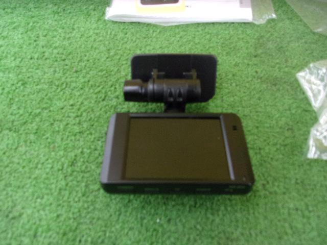 COMTEC
HDR204G
Front-facing dashcam