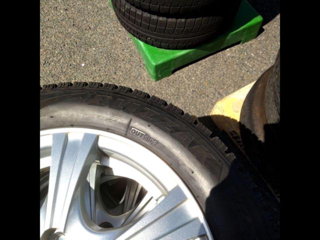 weds
Fang
6-spoke aluminum wheels + BRIDGESTONE
BLIZZAK
VRX2