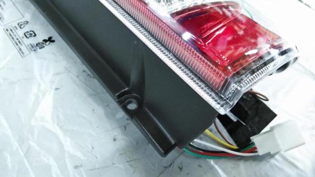 【左右セット】メーカー不明 ファイバーフルLEDテールレンズ