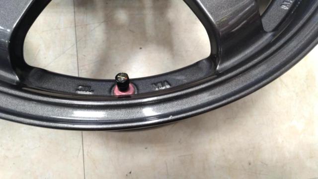 We lowered the price in August.
RAYS (Rays)
VOLK
RACING (Volk
Racing)
TE37
SONIC