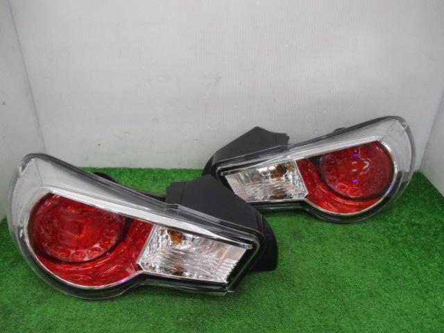 TOYOTA/SUBARU 86・BRZ 前期純正テールレンズ