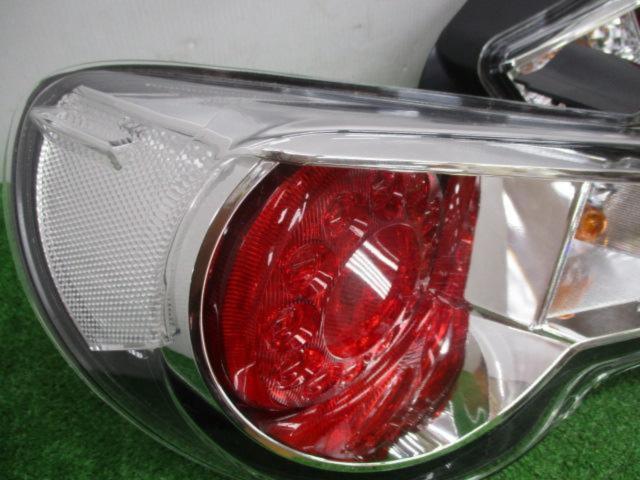 TOYOTA/SUBARU 86・BRZ 前期純正テールレンズ