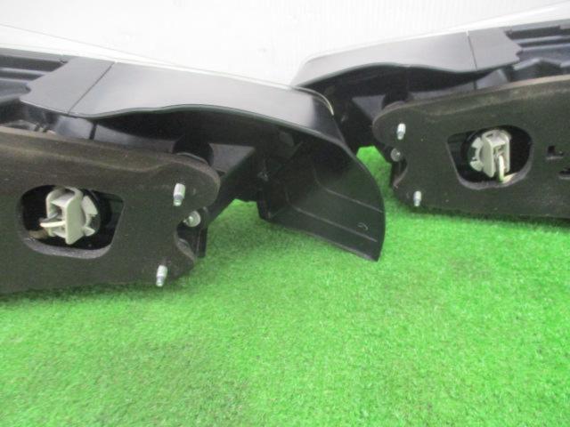 TOYOTA/SUBARU 86・BRZ 前期純正テールレンズ