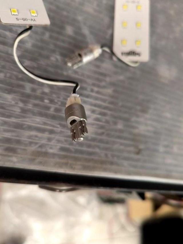 YOURS Toyota Exclusive
Specially designed
LED
Vanity lamp