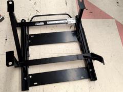 BRIDE シートレール LA100S 運転席側