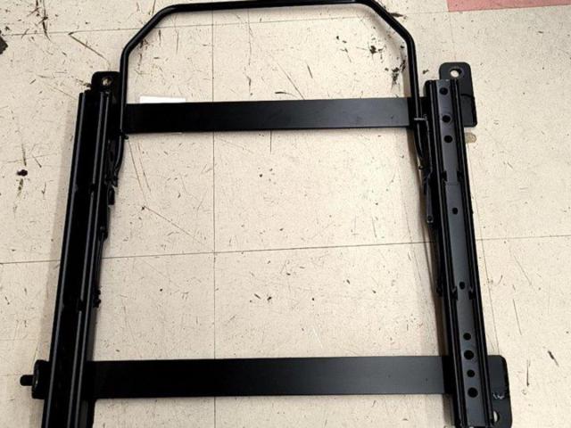 BRIDE シートレール ZC32/72S 運転席側