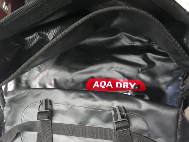 ROUGH &amp; ROAD
AQA
DRY
Side bag