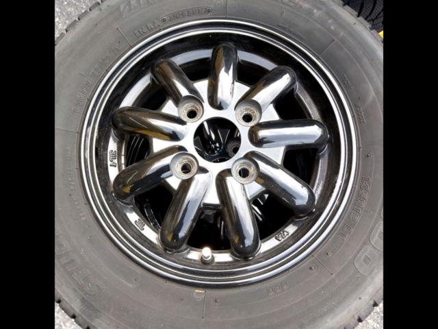 [Manufacturer unknown]
9-spoke wheels