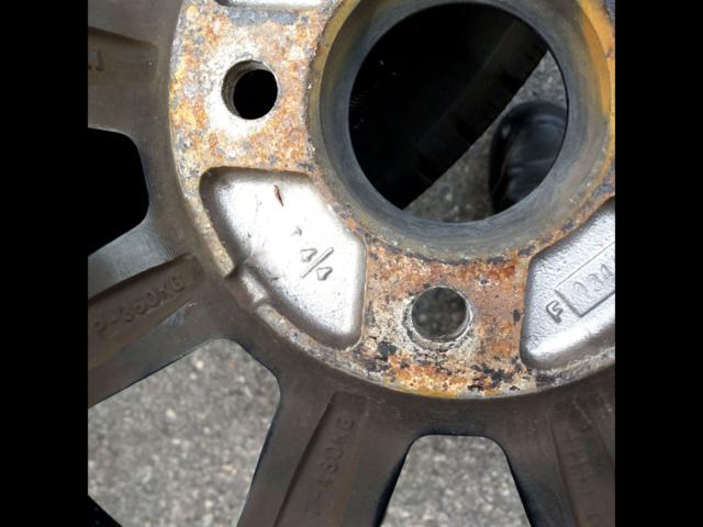 [Manufacturer unknown]
9-spoke wheels