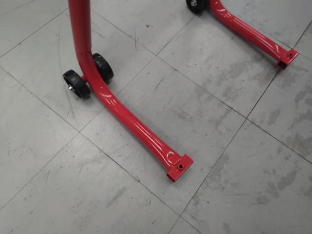 Unknown Manufacturer
Rear maintenance stand