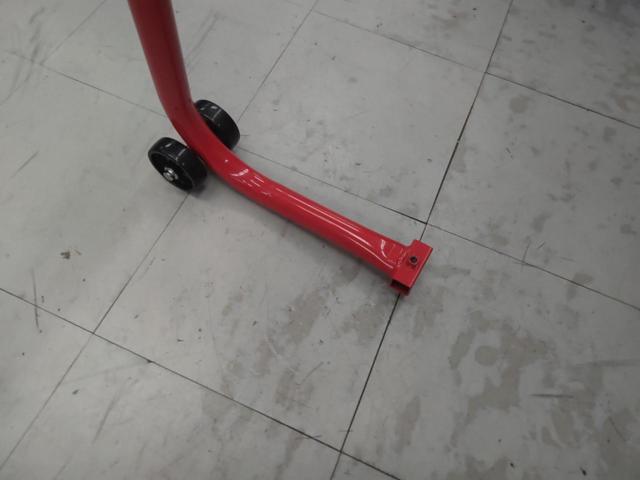Unknown Manufacturer
Rear maintenance stand