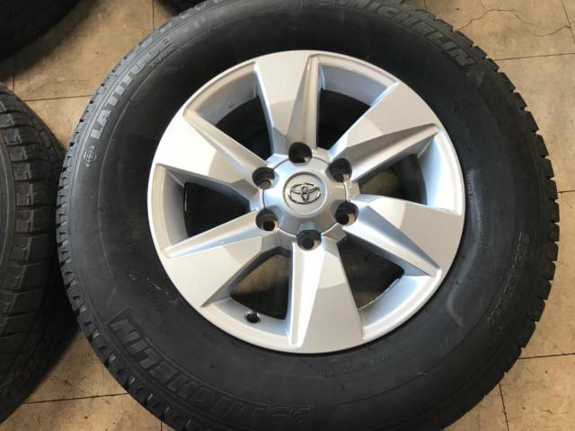 TOYOTA
150 series Land Cruiser Prado late genuine wheel
+
MICHELIN
LATITUDE
Tour