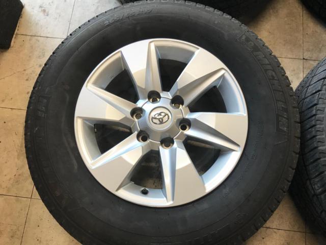 TOYOTA
150 series Land Cruiser Prado late genuine wheel
+
MICHELIN
LATITUDE
Tour