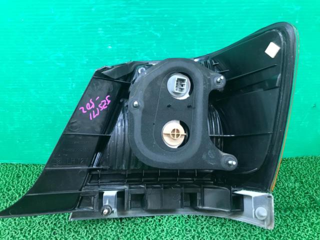 TOYOTA
Genuine tail lens