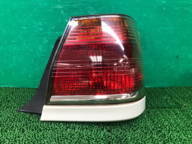 TOYOTA
Genuine tail lens