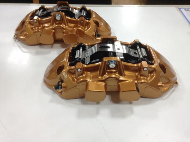 Pleiades
STI genuine 6-piston brake calipers