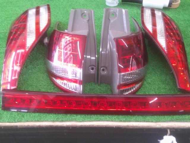 Toyota
50 Estima previous term genuine tail