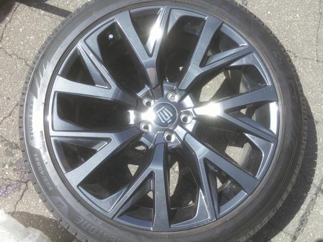 BRIDGESTONE
BLIZZAK
WZ-1
+
Toyota
Crown Estate
Z grade genuine wheel