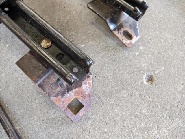 RECARO シートレール