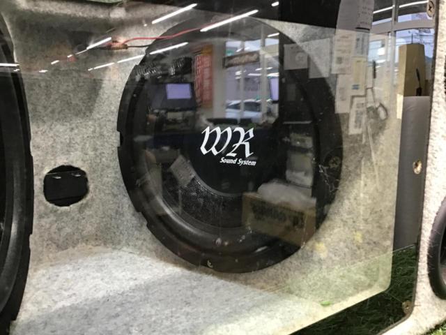 WK
Sound system + speaker box set