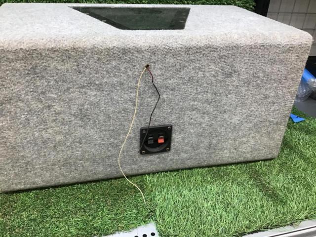 WK
Sound system + speaker box set