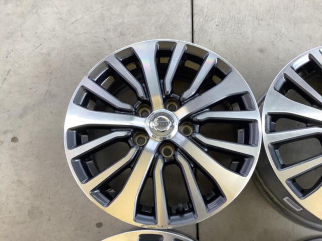 Genuine Nissan parts
C26
Serena late
Original wheel