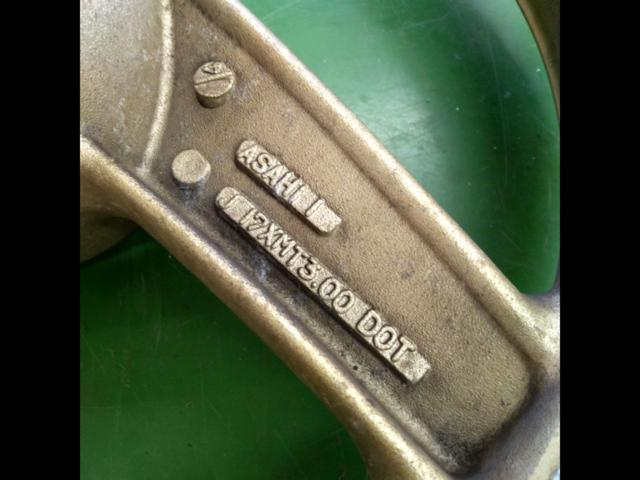 KAWASAKI GPZ900R
A7 ('90) Genuine Wheel Set (Front and Rear)