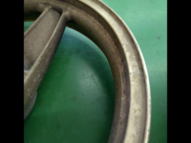 KAWASAKI GPZ900R
A7 ('90) Genuine Wheel Set (Front and Rear)