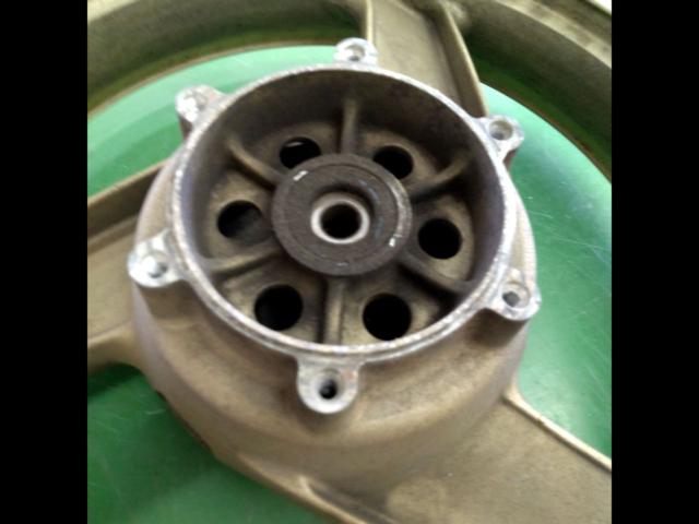 KAWASAKI GPZ900R
A7 ('90) Genuine Wheel Set (Front and Rear)