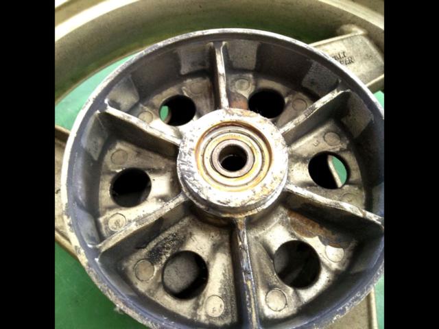 KAWASAKI GPZ900R
A7 ('90) Genuine Wheel Set (Front and Rear)