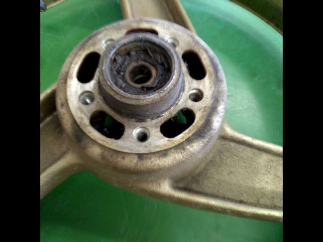 KAWASAKI GPZ900R
A7 ('90) Genuine Wheel Set (Front and Rear)