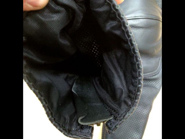 KUSHITANI Cowhide Leather Pants
Part number unknown
L size