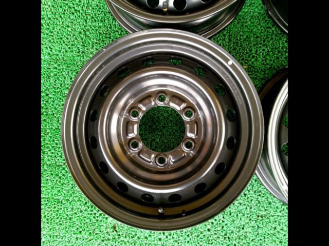 Toyota genuine parts
Hiace 200 genuine steel wheels